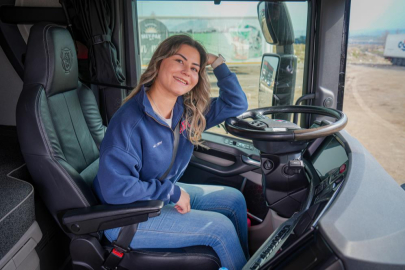 Sıradan hayatından sıkıldı uzun yol TIR şoförü oldu