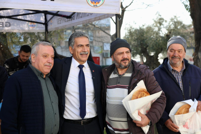 Ramazan pideleri Başkan Deviren'den