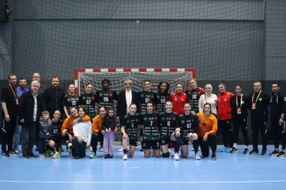 Bursa Büyükşehir Belediyespor zirveyi sevdi