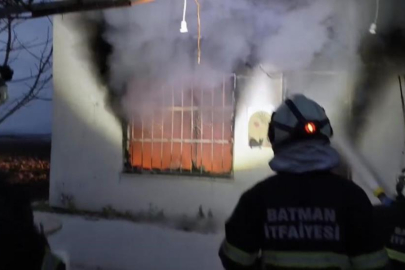 Tek katlı ev alevlere teslim oldu