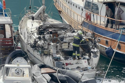 Göçmen kaçakçılığı yapılan tekne yandı