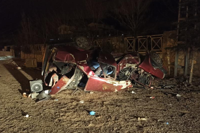 Takla atan otomobil hurdaya döndü: 2 ağır yaralı