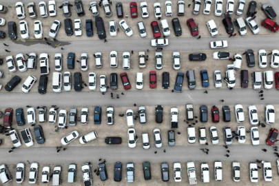 Bursa'da ikinci el oto pazarında buruk bayram