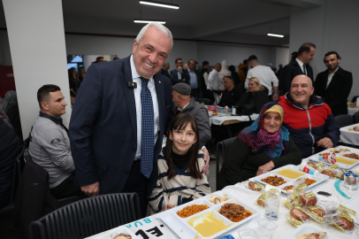 Başkan Özdemir, vatandaşlarla iftarda buluştu