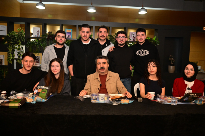 Başkan Yılmaz’dan öğrencilere sahur sürprizi