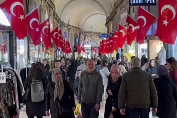 Bursa'da bayram hareketliliği çarşılara yansıdı