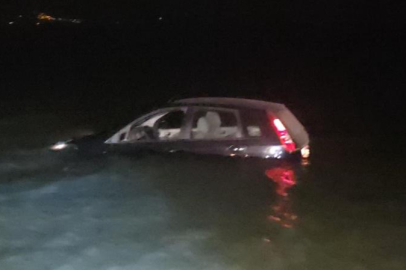 Bursa'da kontrolden çıkan otomobil göle uçtu