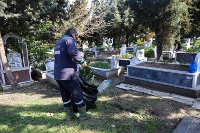 Bursa'da şehitlik ve mezarlıklar bayrama hazır