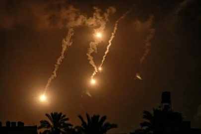 İran’dan Tel Aviv’e füze saldırısı