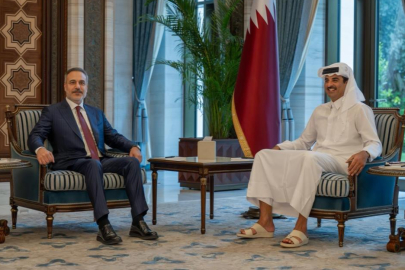 Bakan Fidan, Katar Emiri Al Thani ile bir araya geldi