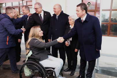 Başkan Aydın personeliyle tek tek bayramlaştı