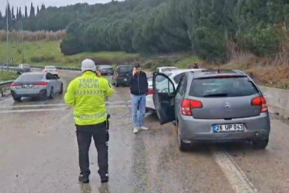 Bursa'da otobanda zincirleme kaza: 4 araç birbirine girdi