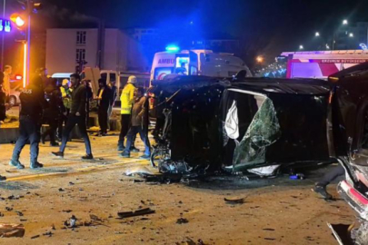 Feci kazada kavşak savaş alanına döndü: 7 yaralı