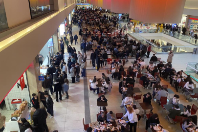 Bursa'da bayramın adresi AVM'ler oldu