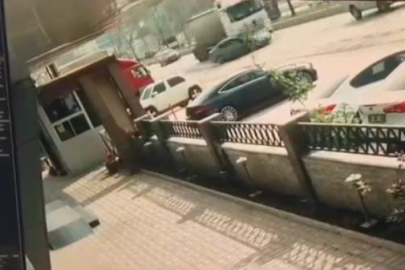 Bursa'da faciadan dönüldü: TIR otomobili metrelerce sürükledi