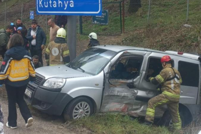 Bursa'da kamyonet ile hafif ticari araç çarpıştı: 4 yaralı