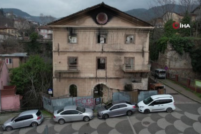 Bursa'da 156 yıllık bina yangında zarar gördü