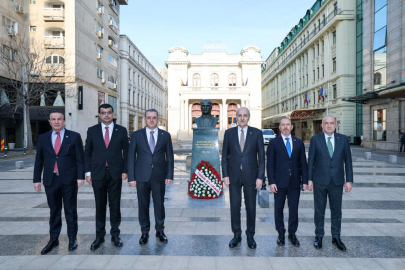 Numan Kurtulmuş, Romanya’da Atatürk Anıtı’nı ziyaret etti