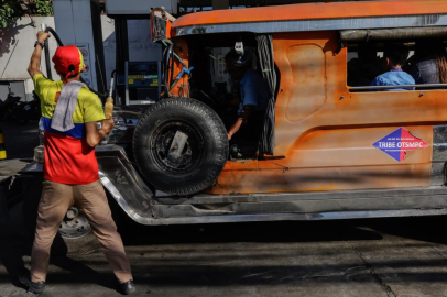 Ulaşım sendikaları artan yakıt fiyatlarına karşı iş bıraktı