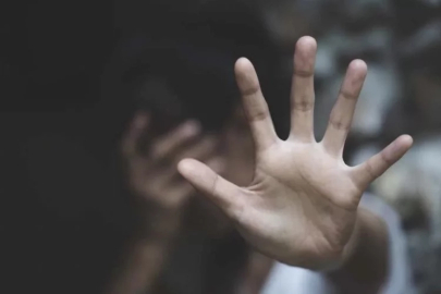 Tartıştığı eşini döverek öldürdü