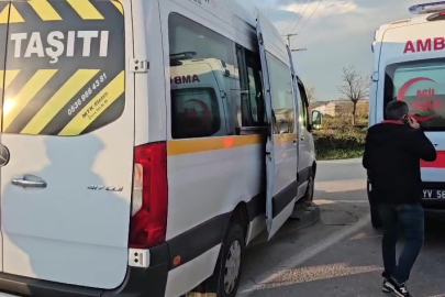 Bursa'da fenalaşan servis şoförü kaldırıma çıkıp güçlükle durabildi