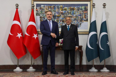 Bakan Fidan, Pakistanlı mevkidaşı Dar ile görüştü