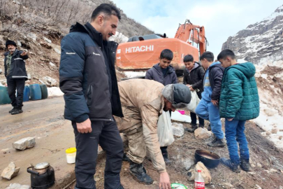 Küçük çocuklardan alkışlanacak hareket