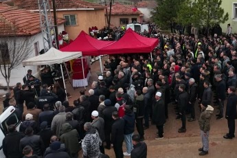 Şehit babaya yürek yakan veda