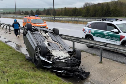 Takla atan otomobilden yara almadan kurtuldular