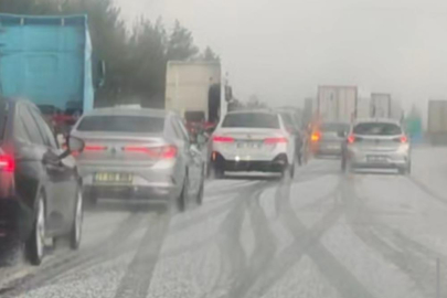 Yağmurun ardından dolu etkili oldu