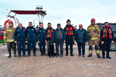 Bursa’da bağ evinde mahsur kalan iki köpek kurtarıldı