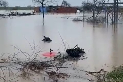 Bursa'yı sağanak vurdu: Tarlalar su altında kaldı