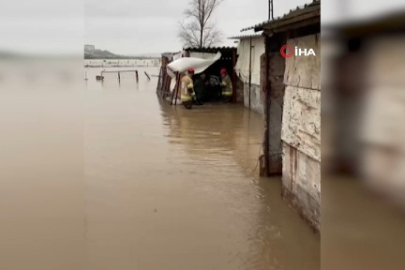 Bursa'yı sağanak vurdu: Tarlalar su altında kaldı