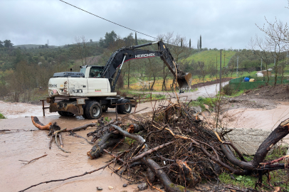 Gemlik'te kuvvetli yağış mesaisi