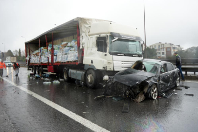 TEM'de 6 araç birbirine girdi