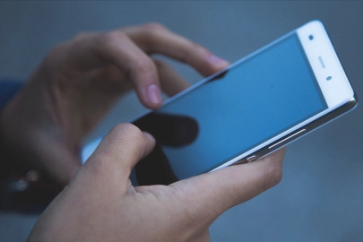 Fransa'da 15 yaş altına sosyal medya kısıtlaması