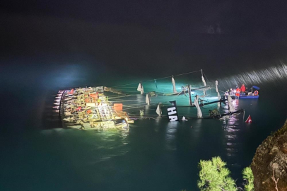 Batan teknedeki 6 kişi kurtarıldı, 1 kişi kayıp