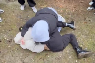 Liseli kızı acımasızca darp ettiler