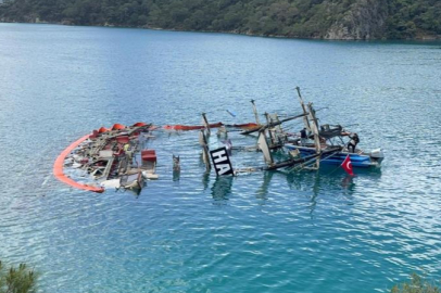 Tur teknesi sulara gömüldü: 1 ölü