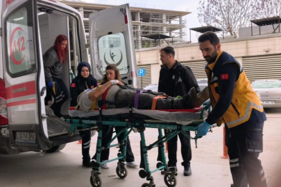 Bursa'da çöken çatıdan düşen usta yaralandı