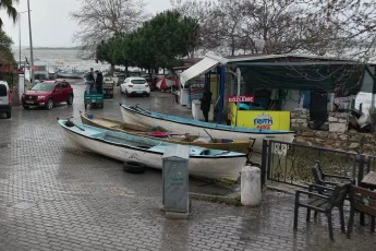 Bursa'da sular yükseldi, evler 'yalı' oldu