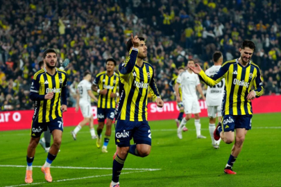 Fenerbahçe, ligin son virajına derbi galibiyetiyle girmek istiyor