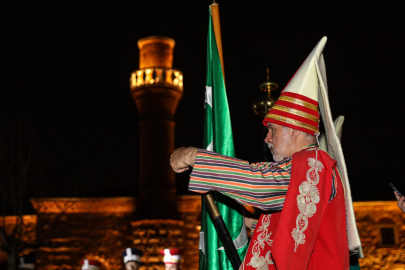 Bursa’nın 700 yıllık destanı ışık gösterisiyle anlatıldı