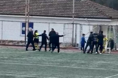 Kadın hakeme saldırı girişimi kamerada