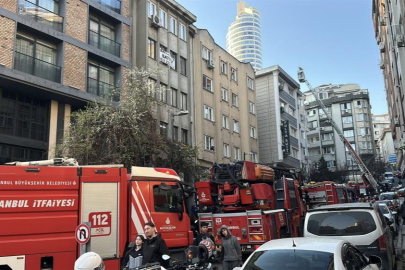 Otelde yangın paniği: 6 kişi mahsur kaldı