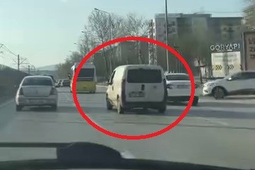 Bursa'da trafiği tehlikeye atan sürücü kamerada