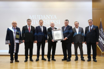 Mudanya Üniversitesi’nde bayrak değişimi