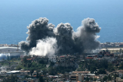 İsrail'den Lübnan'a bugüne kadarki en büyük hava saldırısı