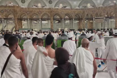 Kabe-i Muazzama duvarları bakıma alındı