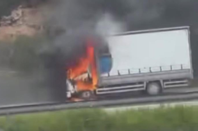 Bursa'da seyir halindeki kamyon alev topuna döndü